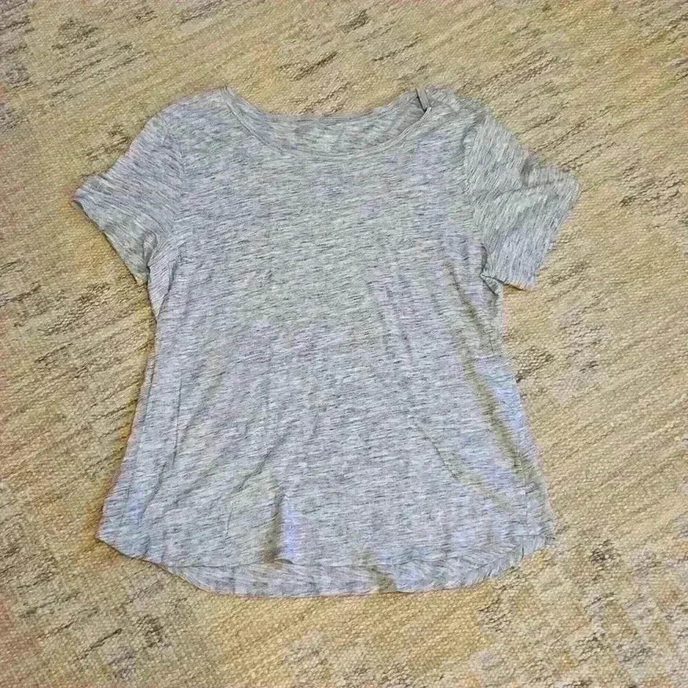 Grey Old Navy Tee - Picture 2 of 6